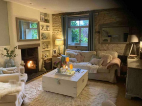 Cottage c1790, Superb central Witney, free parking